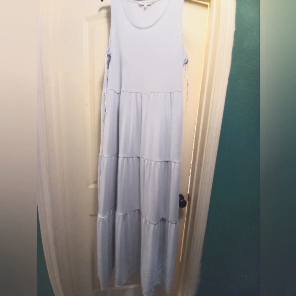 ELIZABETH AND JAMES LIGHT bBLUE MAXI DRESS SZ XL SLEEVE STETCH DRESS